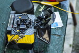 Jak działają spawarki światłowodowe?