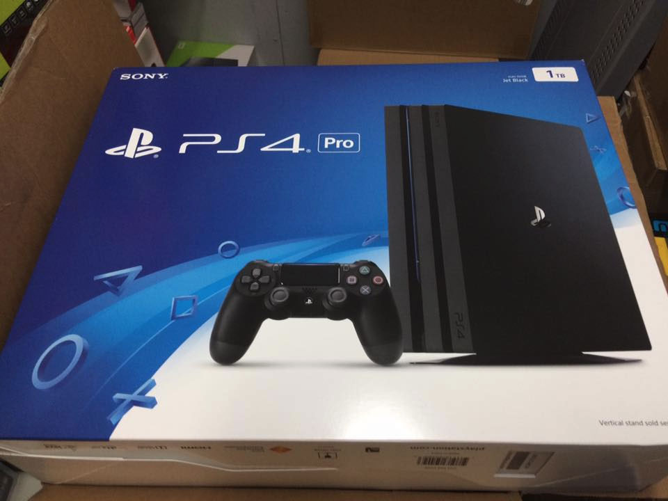 PS4 Pro – wymiana dysku, porty w konsoli oraz filmiki z gier