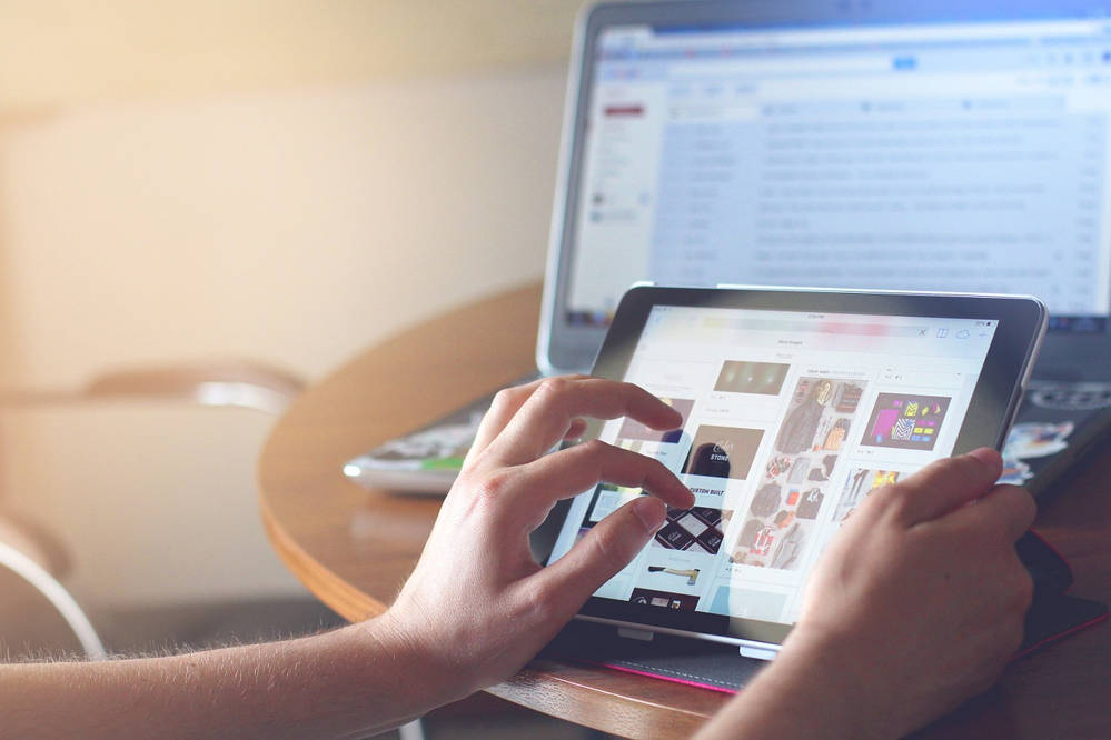 Internet światłowodowy – na co należy zwrócić uwagę przeglądając oferty?